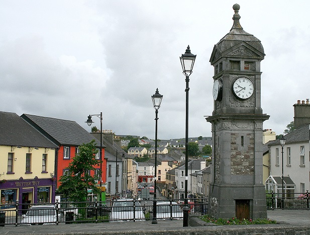 The town of Boyle in Roscommon (photo by Amrei-Marie - selbst fotografiert von Amrei-Marie, CC BY-SA 3.0 de, https://commons.wikimedia.org/w/index.php?curid=6273518)